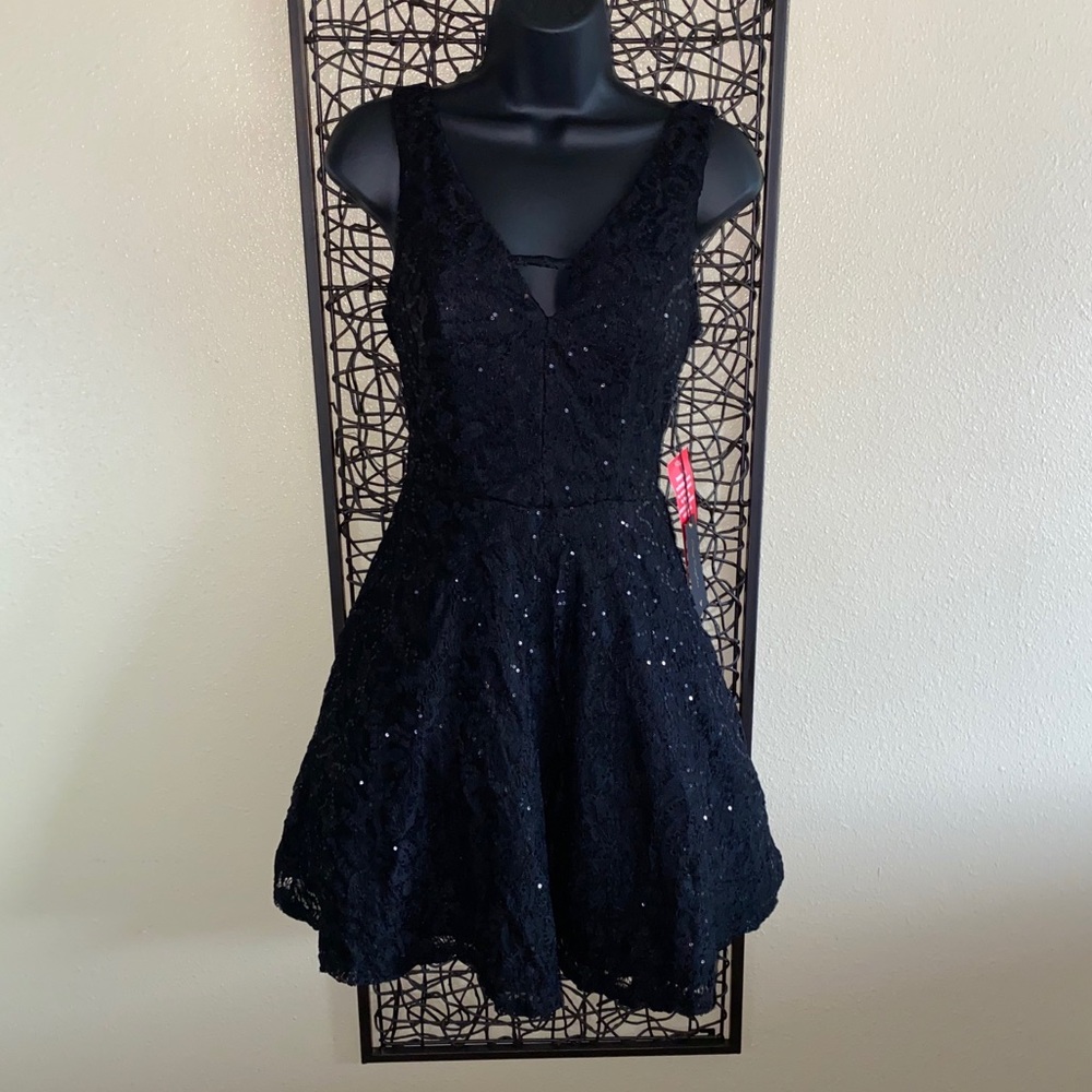 🔴 2/$25 S|A|L|E City Triangles (NWT) Sequin Dress